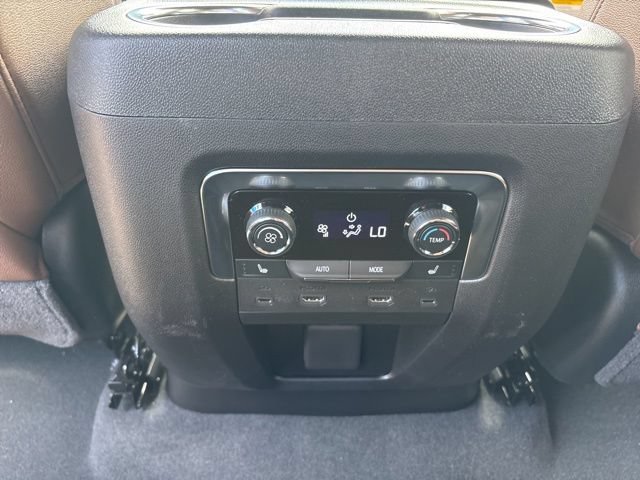 New 2026 Chevrolet Suburban High Country AWD/4WD image 21