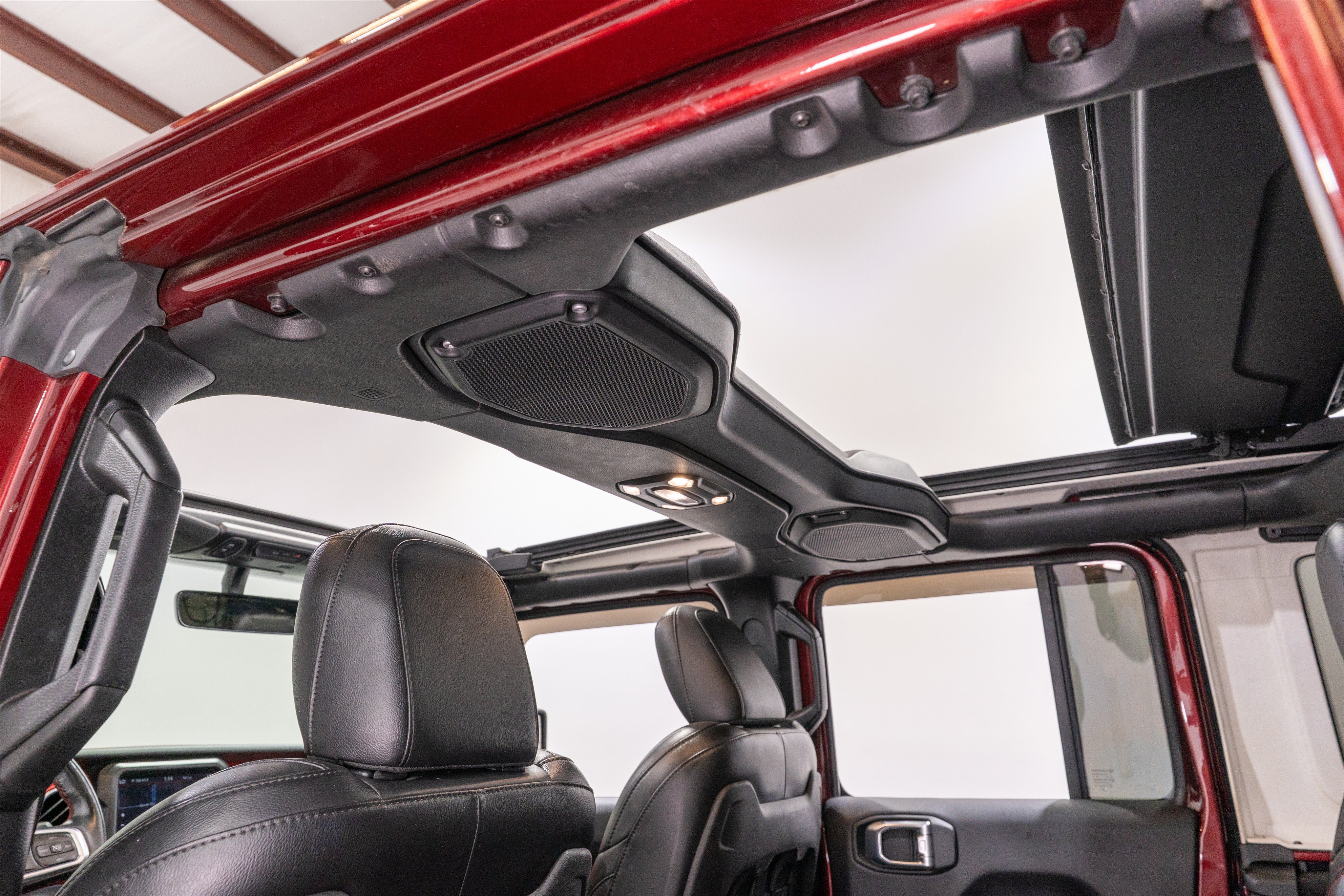 Used 2021 Jeep Wrangler Unlimited Rubicon AWD/4WD image 11