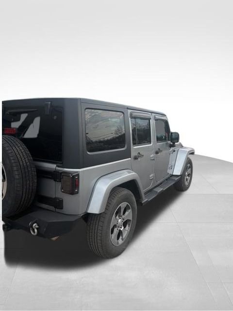 Used 2016 Jeep Wrangler Unlimited Sahara image 2