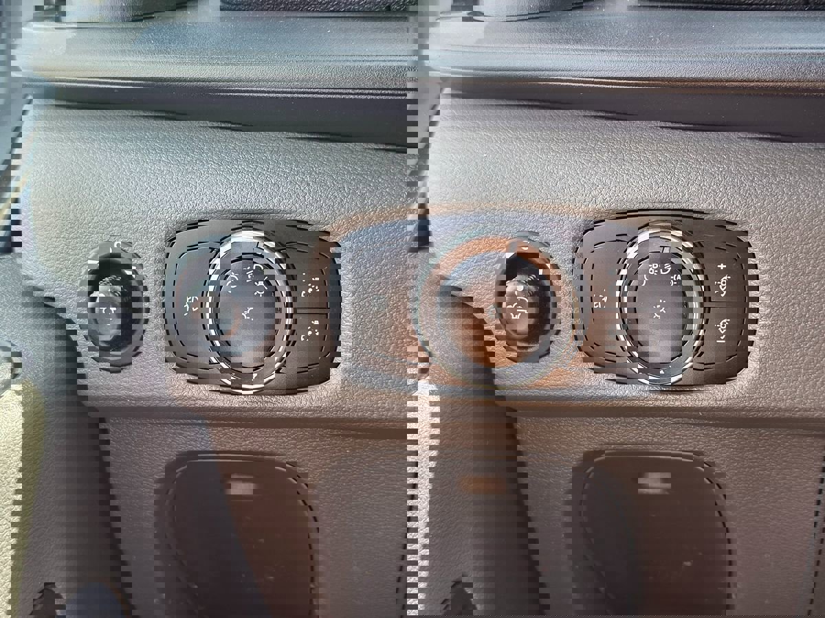 Used 2020 Ford Transit 250 Low Roof image 29