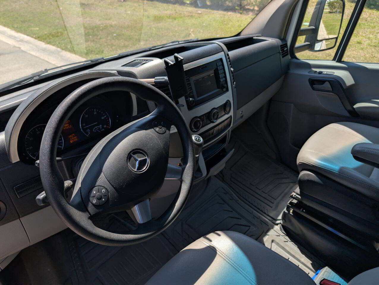 Used 2016 Mercedes-Benz Sprinter 3500 image 12