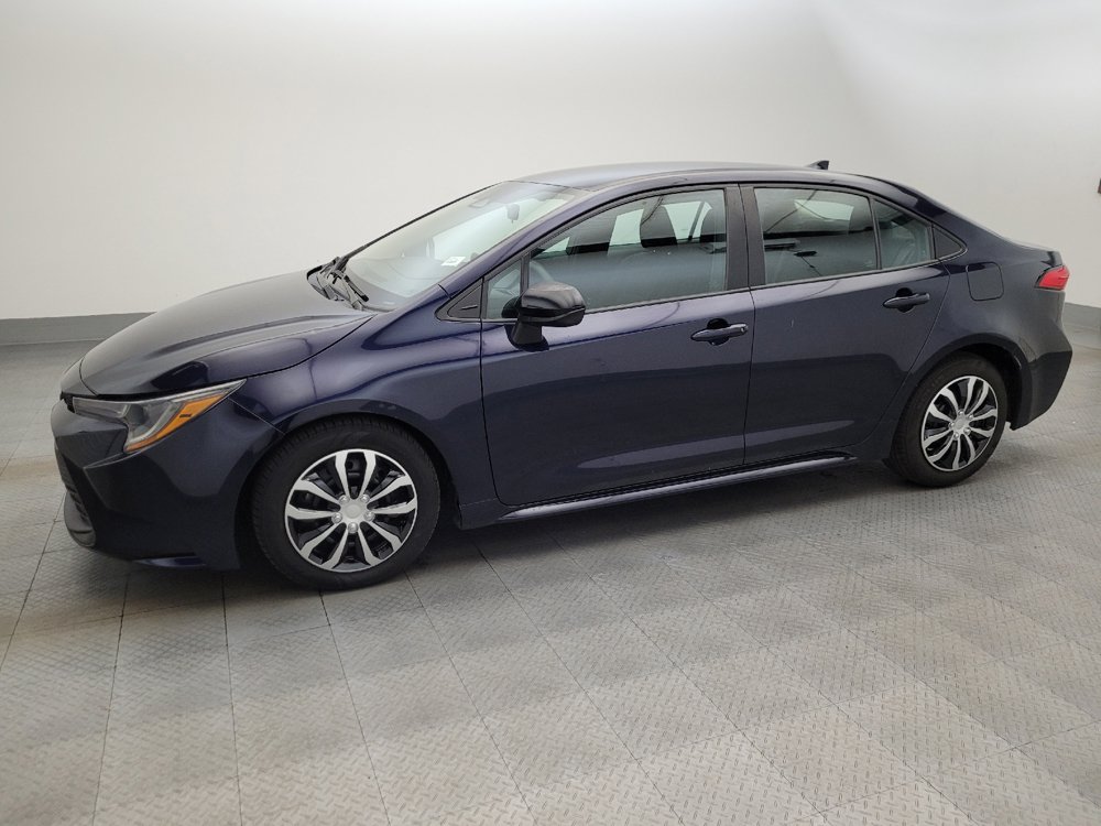 Used 2023 Toyota Corolla LE FWD image 2