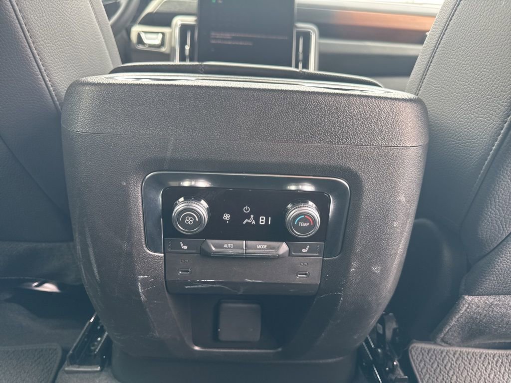 Used 2025 GMC Yukon Denali AWD/4WD image 22
