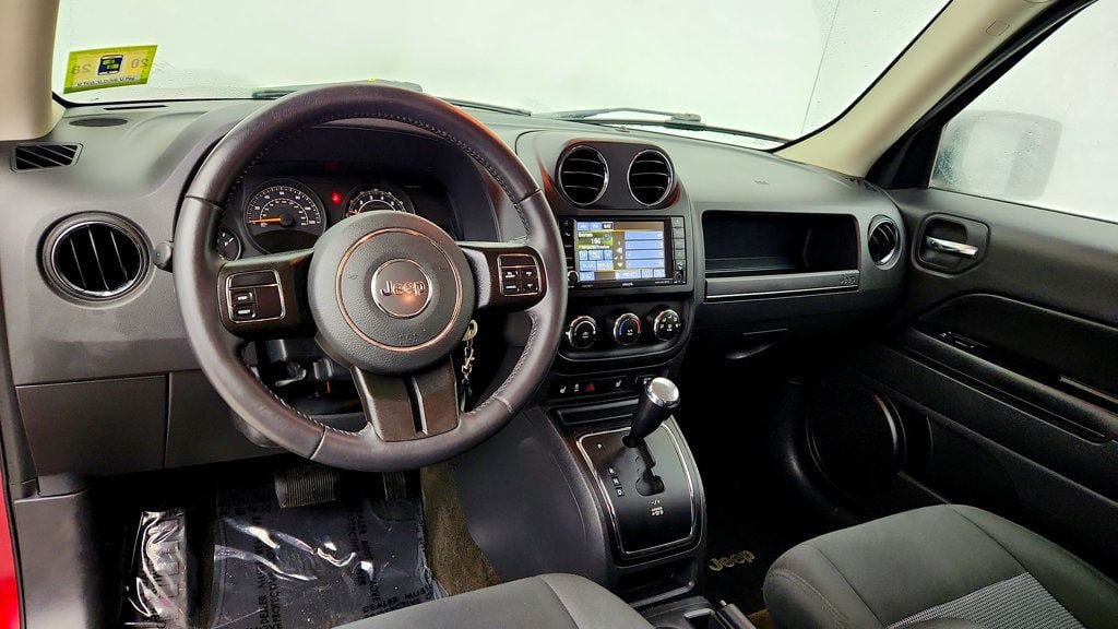 Used 2017 Jeep Patriot Latitude FWD image 12