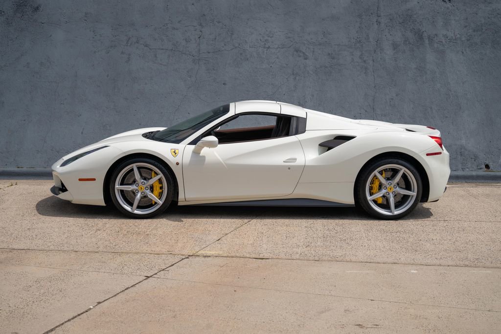 Used 2018 Ferrari 488 Spider RWD image 3