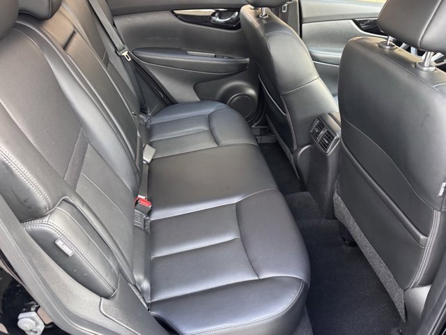 Used 2022 Nissan Rogue Sport SL w/ Premium Package image 12