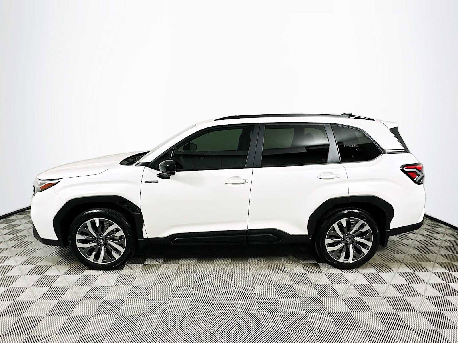 New 2025 Subaru Forester Touring image 4