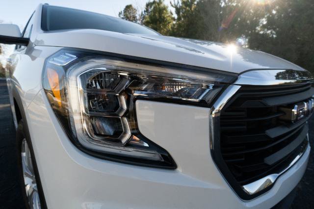 Used 2024 GMC Terrain SLE w/ Driver Convenience Package image 38