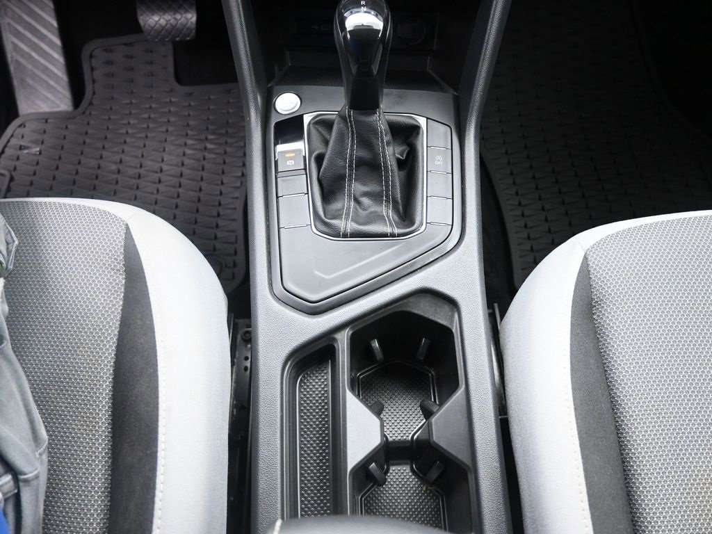 Used 2022 Volkswagen Taos S image 14