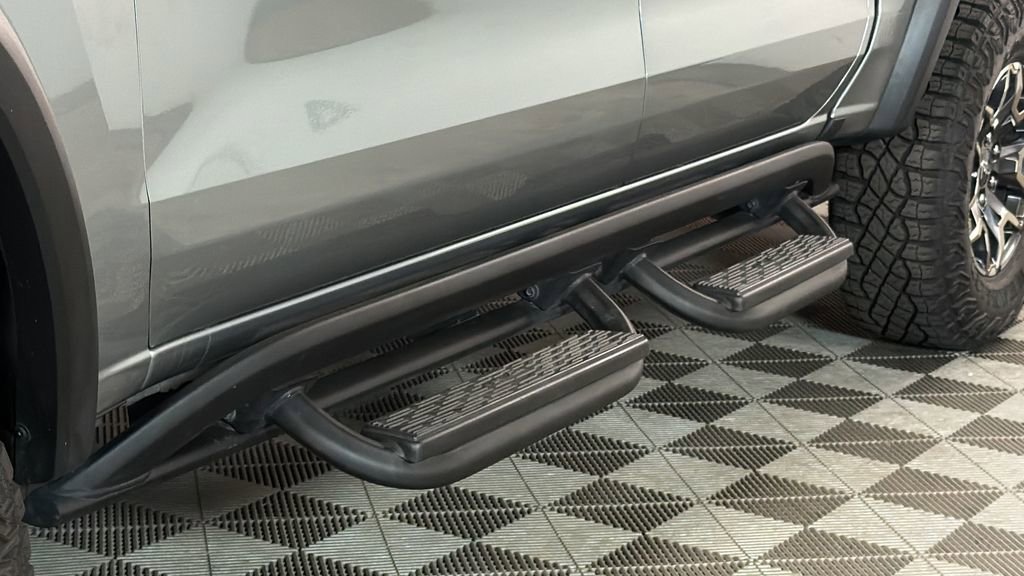 Used 2025 Chevrolet Colorado ZR2 w/ Technology Package image 6