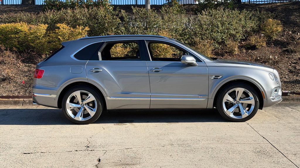 Used 2018 Bentley Bentayga image 5