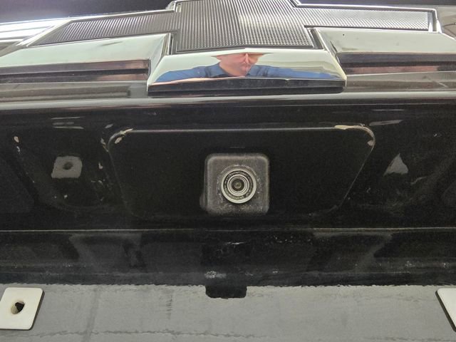 Used 2018 Chevrolet Tahoe LT w/ LT Signature Package image 9