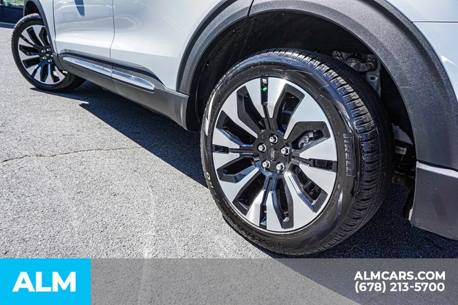 Used 2025 Ford Explorer Platinum w/ LUX Leather Package AWD/4WD image 15