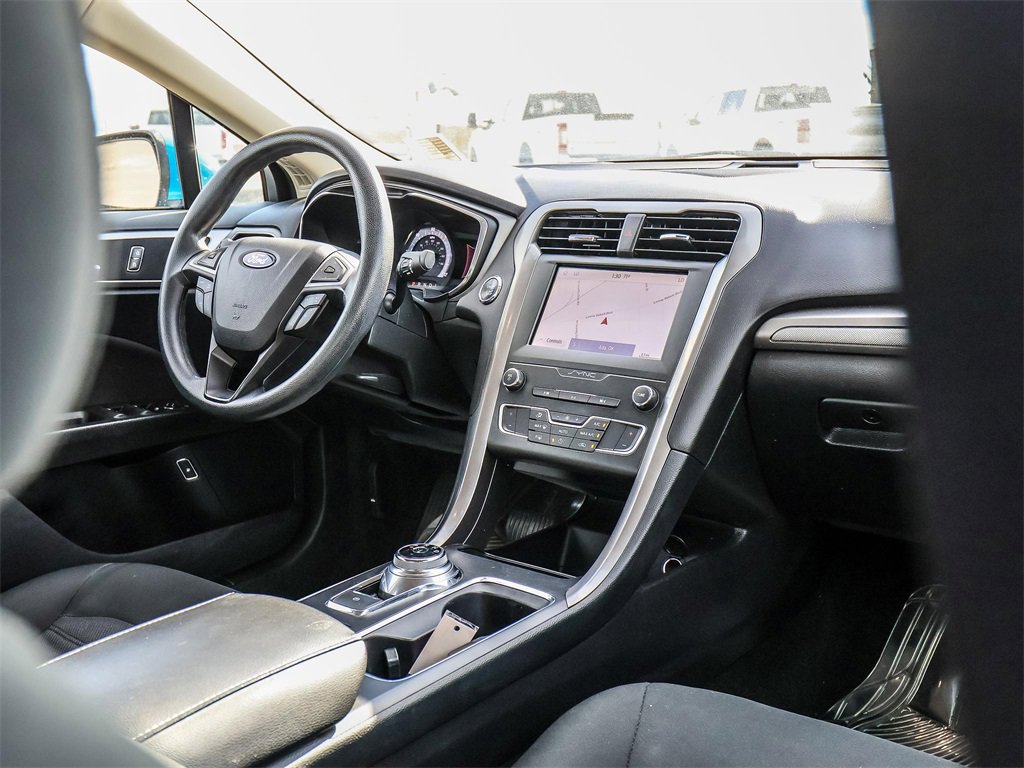 Used 2020 Ford Fusion SE image 20