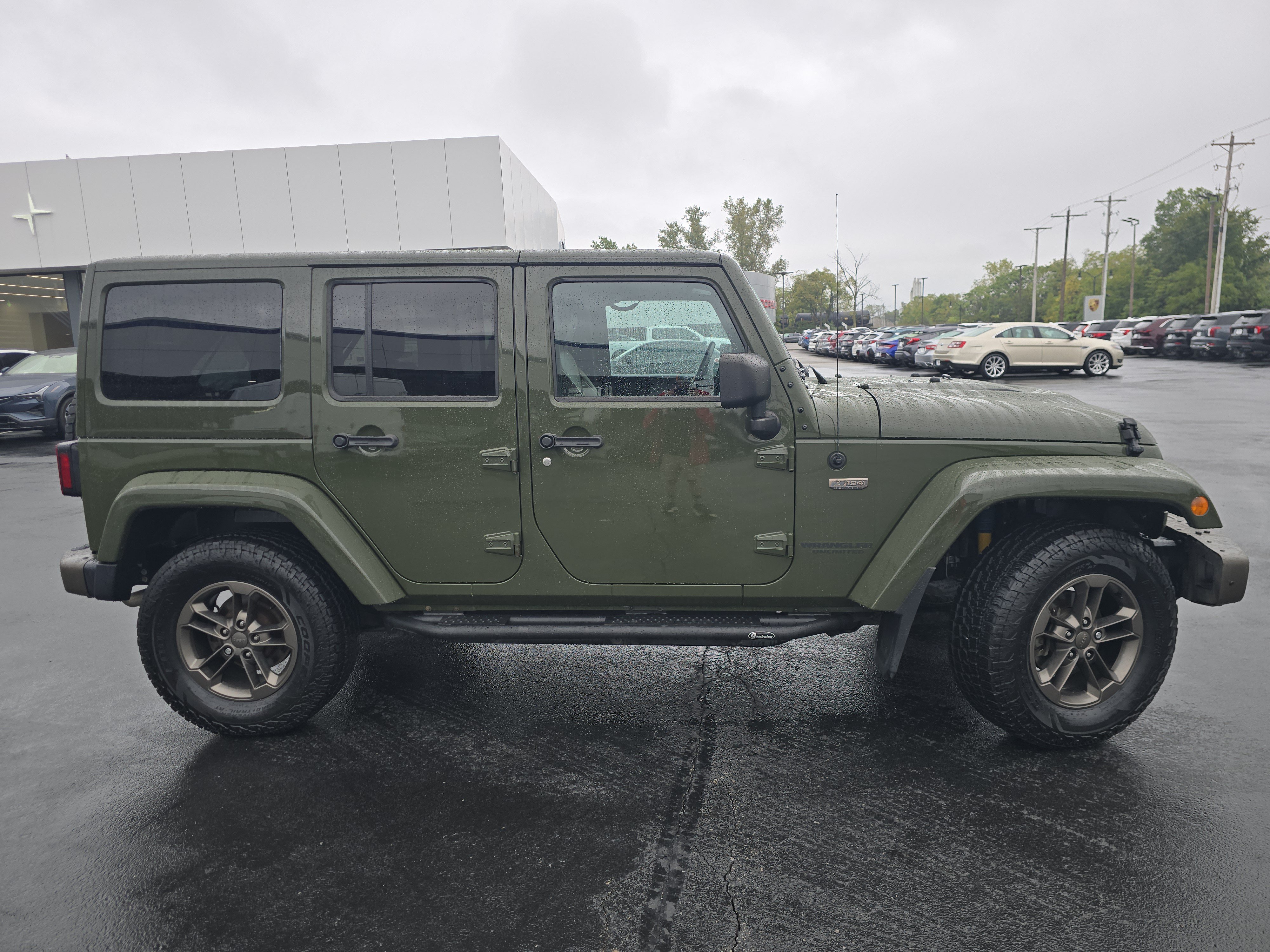 Used 2016 Jeep Wrangler Unlimited Sahara AWD/4WD image 8