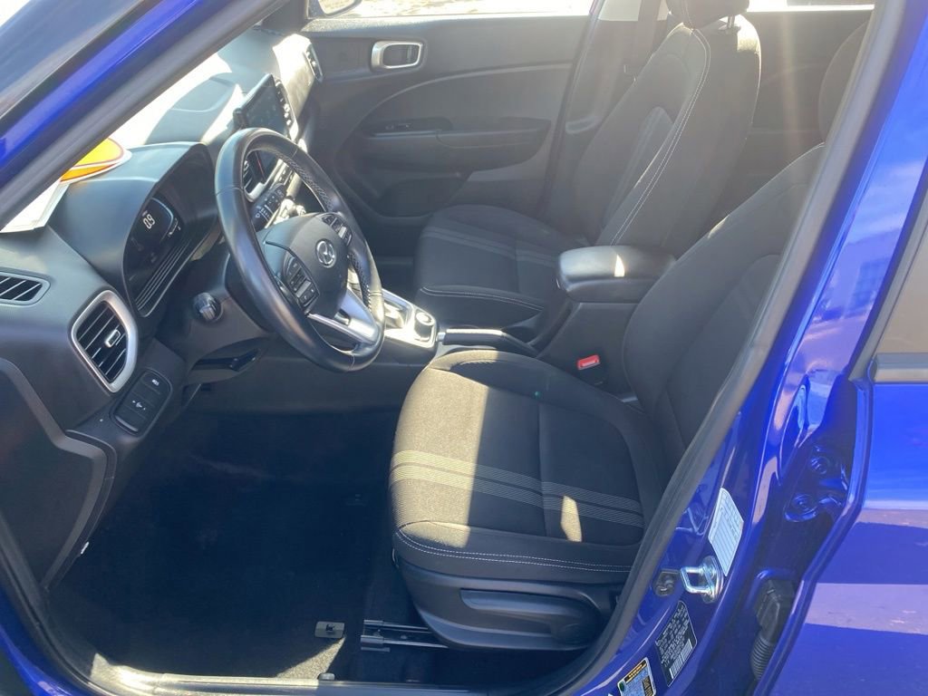 Used 2024 Hyundai Venue SEL image 14