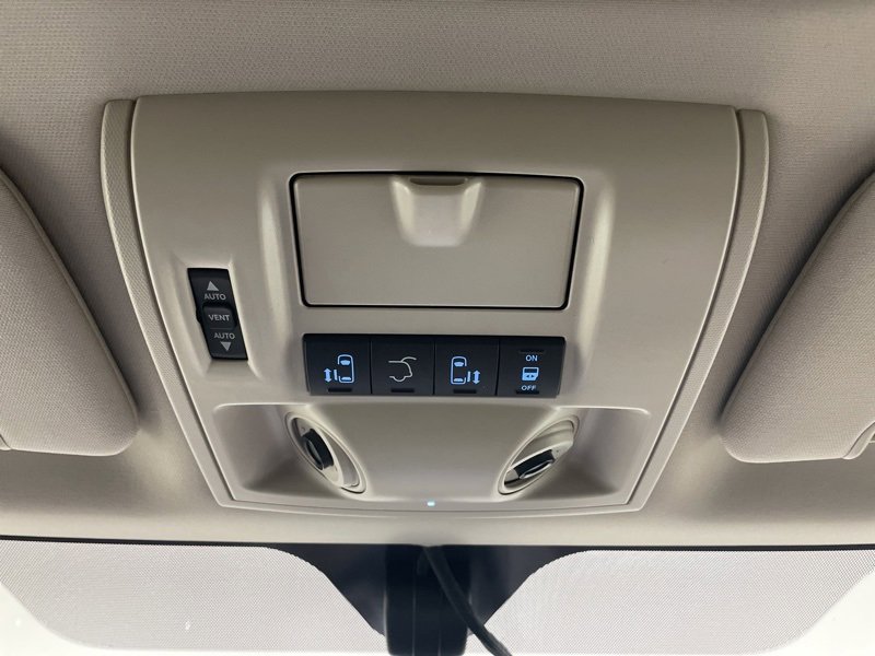 Used 2012 Chrysler Town & Country Limited w/ Luxury Group image 31