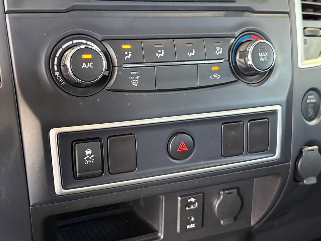 Used 2017 Nissan Titan S image 23