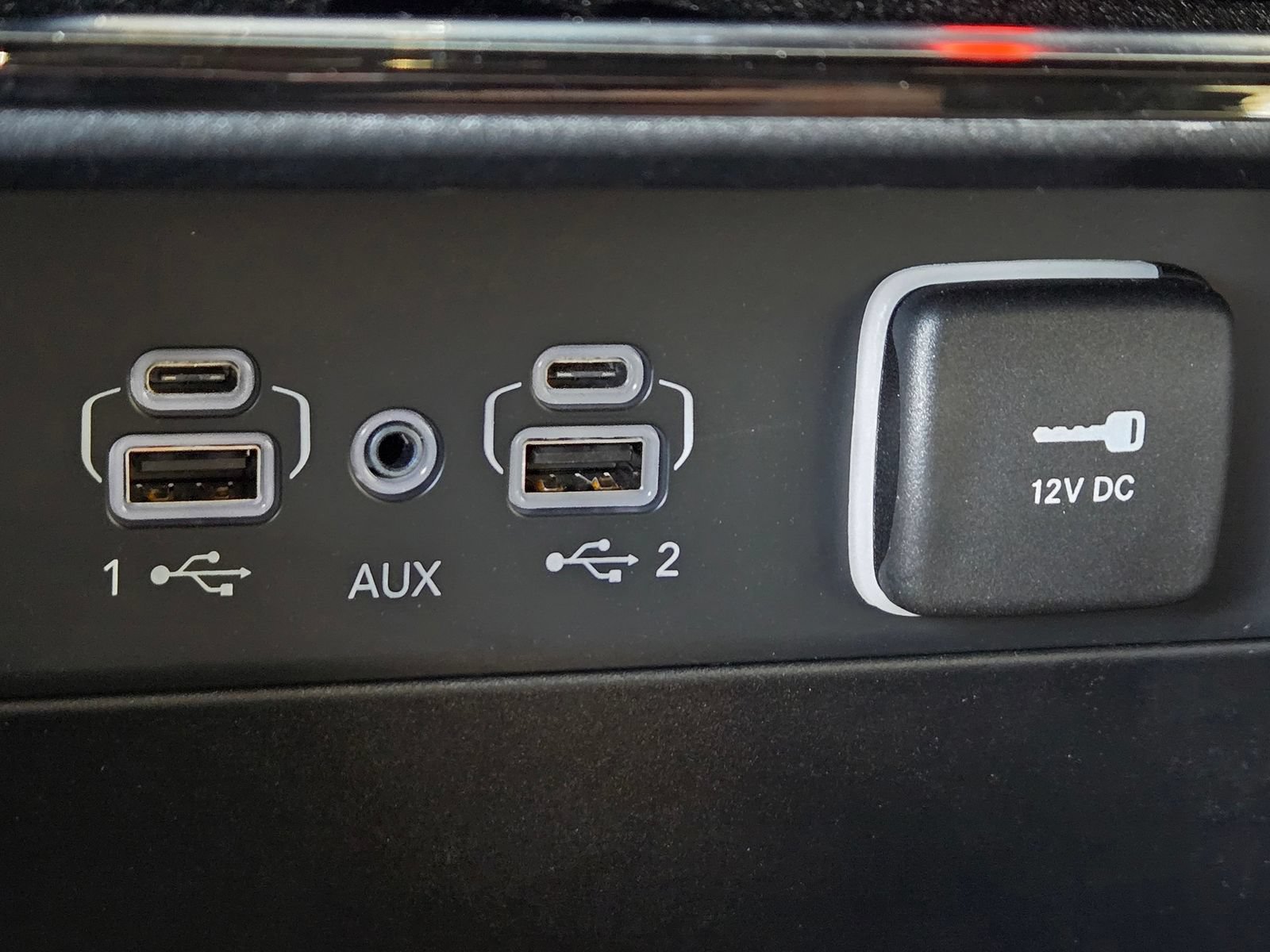 Used 2025 Jeep Grand Cherokee Laredo X RWD image 18