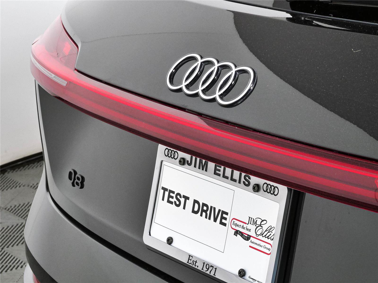 Used 2024 Audi Q8 e-tron Prestige w/ Prestige Package AWD/4WD image 37