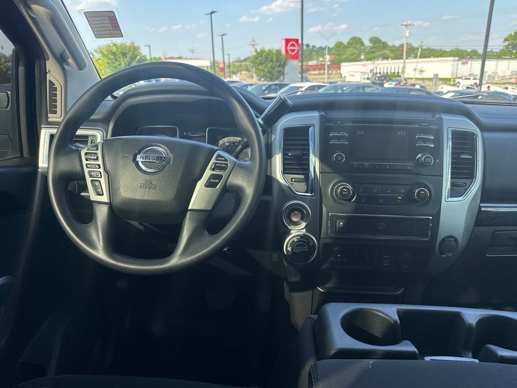 Used 2018 Nissan Titan SV AWD/4WD image 24