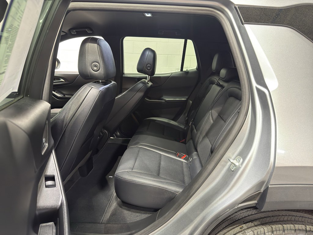 Used 2025 Chevrolet Equinox LT w/ Convenience Package II image 12