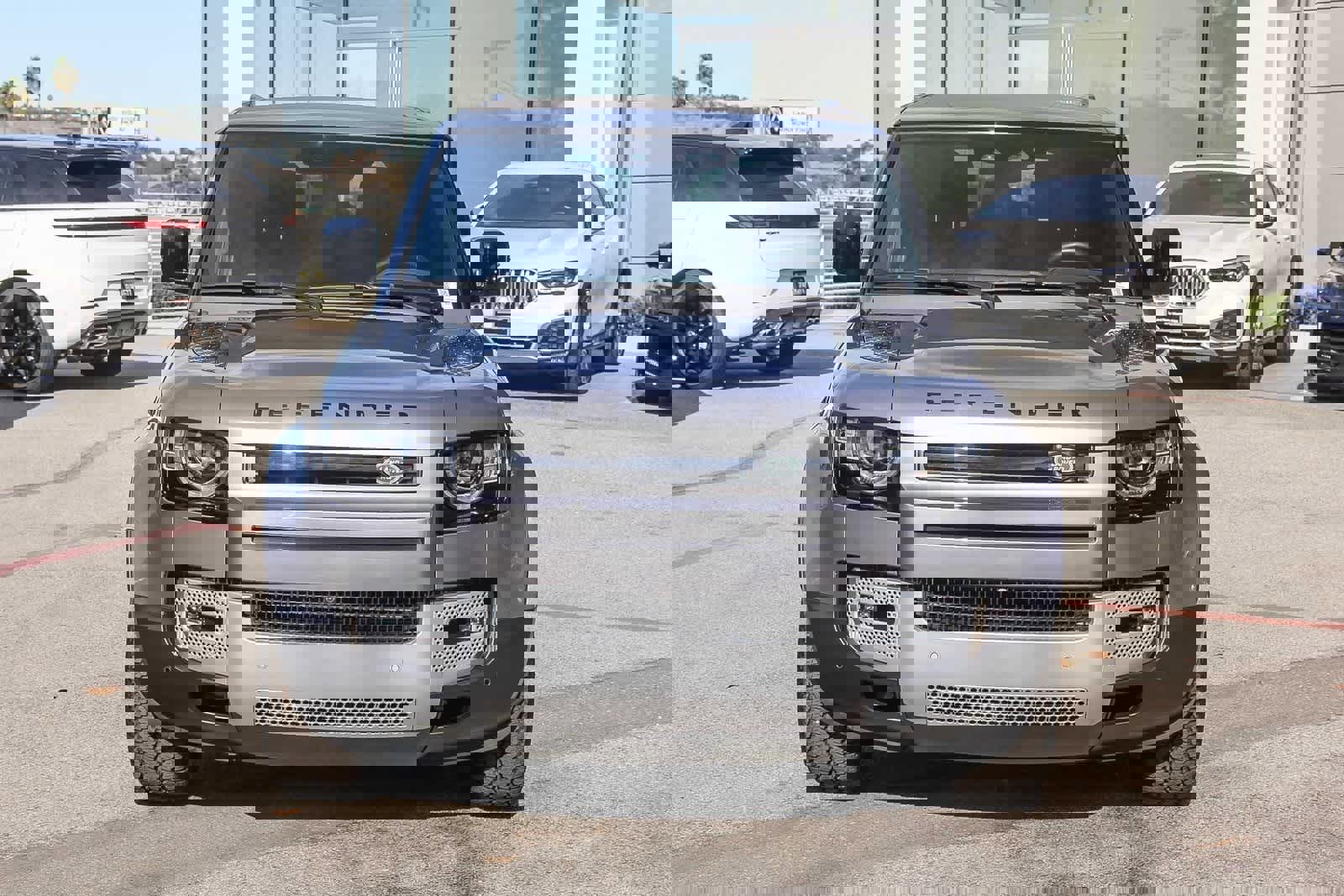 Used 2023 Land Rover Defender 130 SE image 2