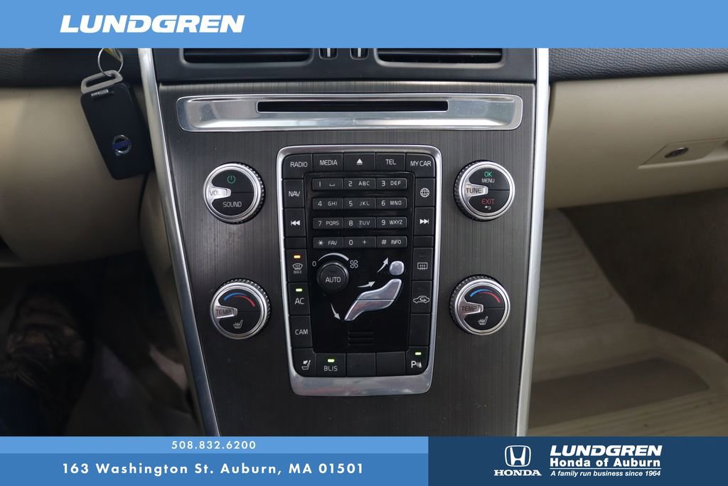 Used 2015 Volvo XC60 T6 w/ Proximity Package image 26