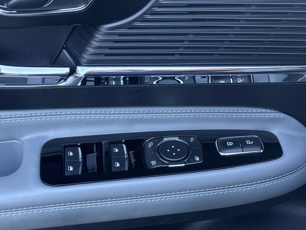 Used 2022 Lincoln Corsair AWD w/ Equipment Group 101A image 15