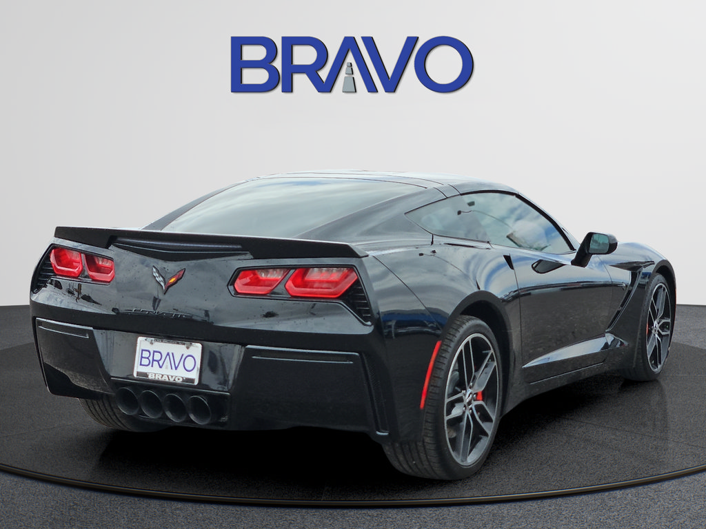 Used 2017 Chevrolet Corvette Stingray Coupe RWD image 4