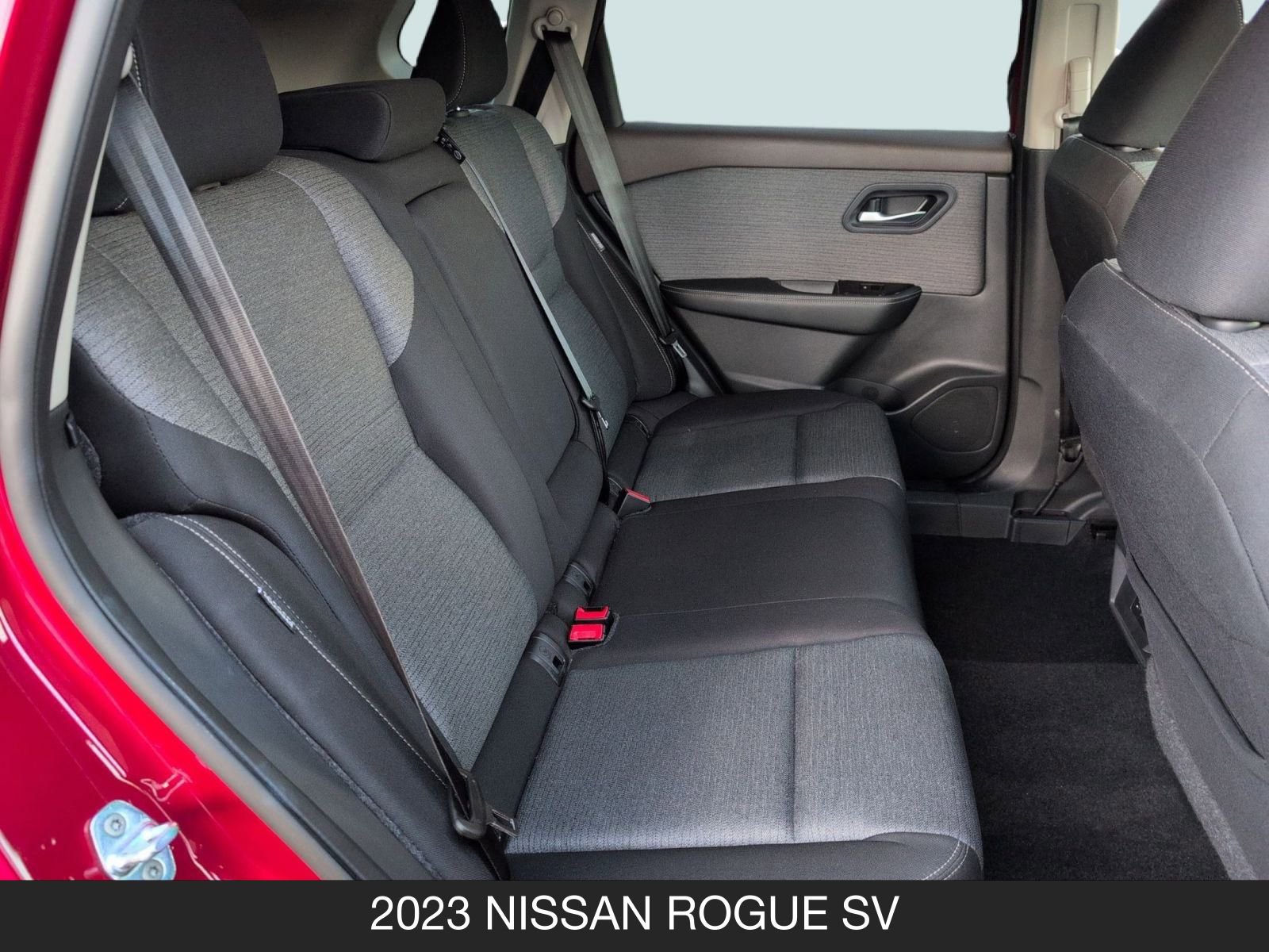 Used 2023 Nissan Rogue SV image 17