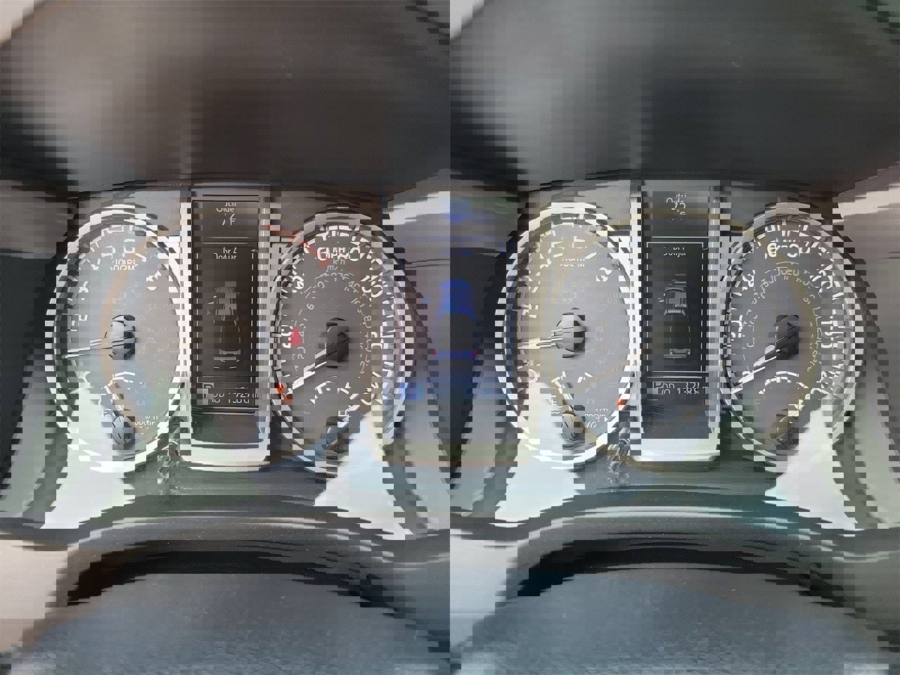 Used 2018 Toyota Tacoma Limited image 23