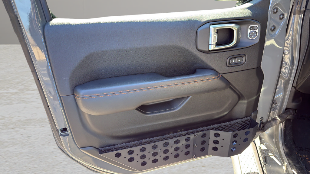 Used 2020 Jeep Gladiator Mojave AWD/4WD image 11