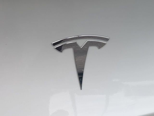 Used 2022 Tesla Model Y Performance image 13