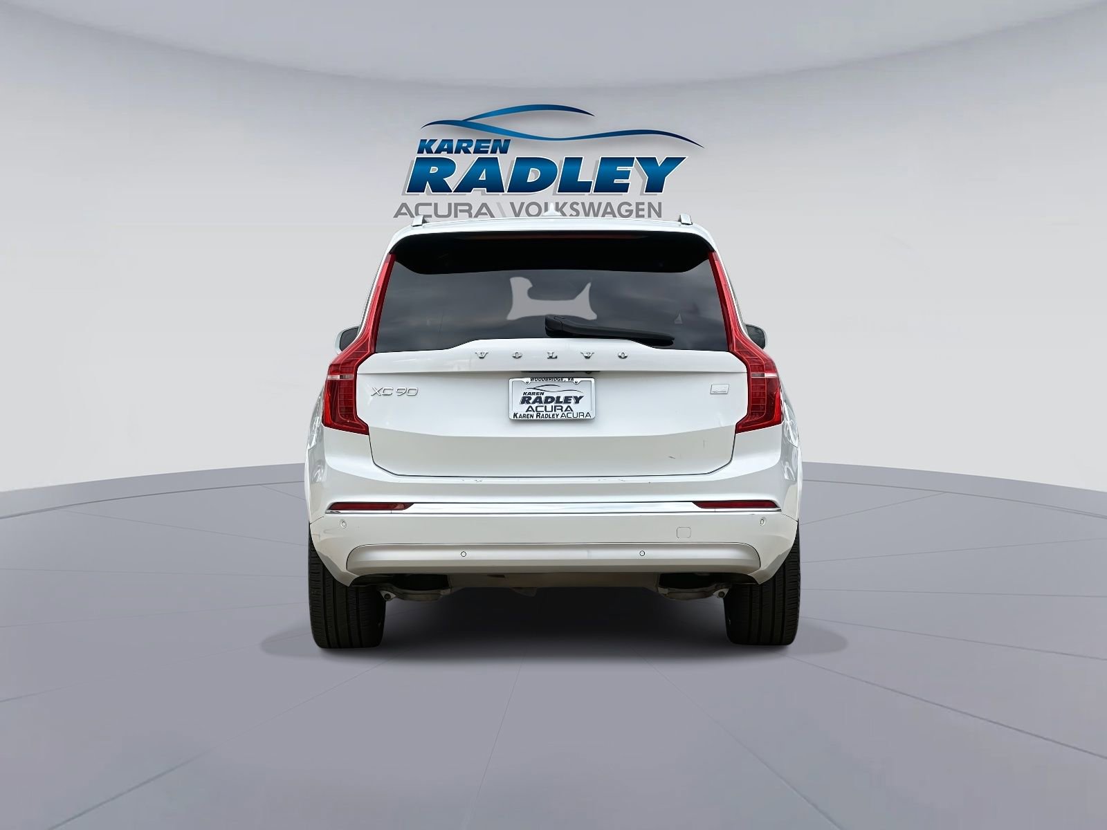 Used 2022 Volvo XC90 T8 Inscription w/ Advanced Package image 3