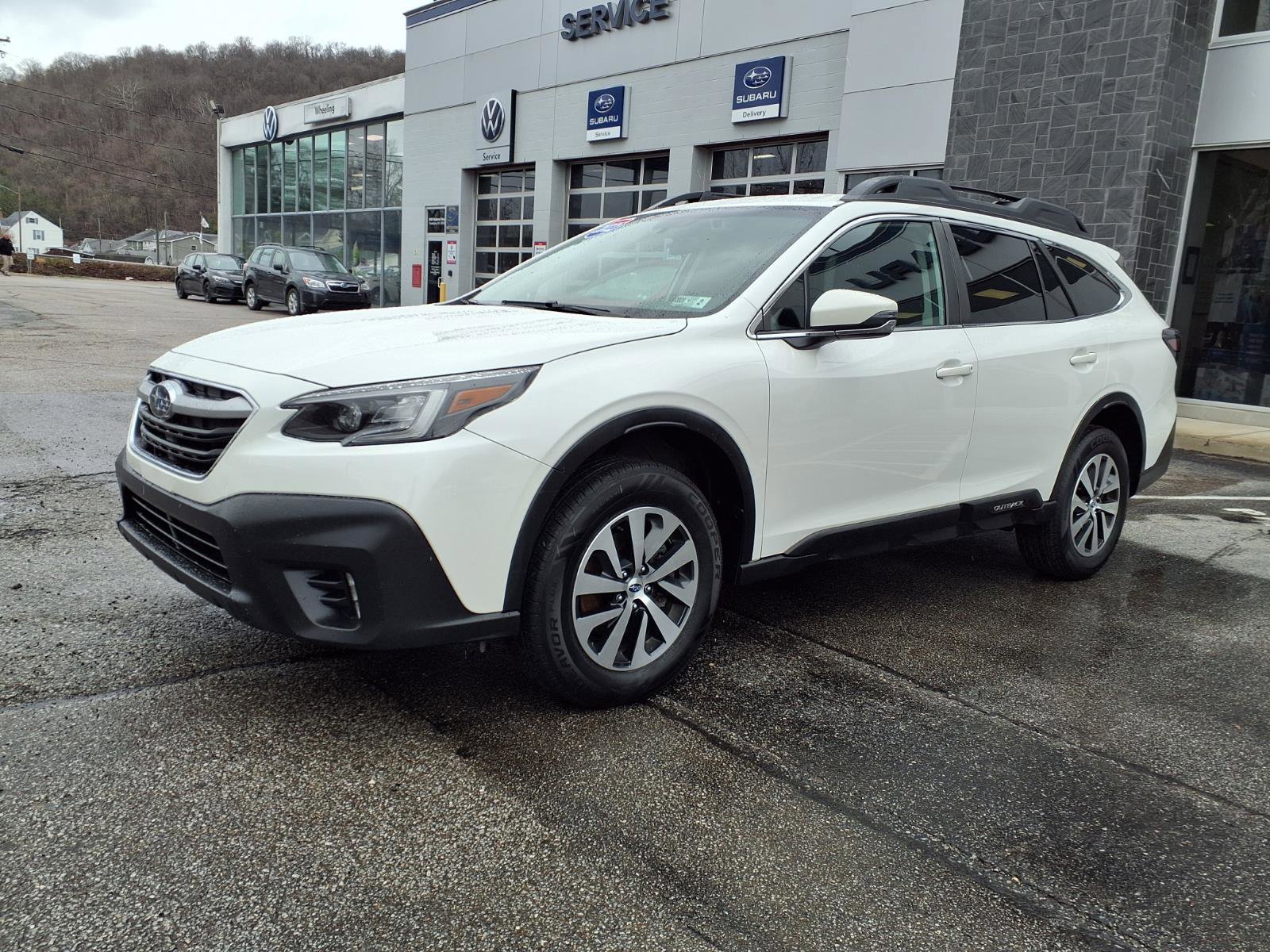 Used 2022 Subaru Outback Premium image 1