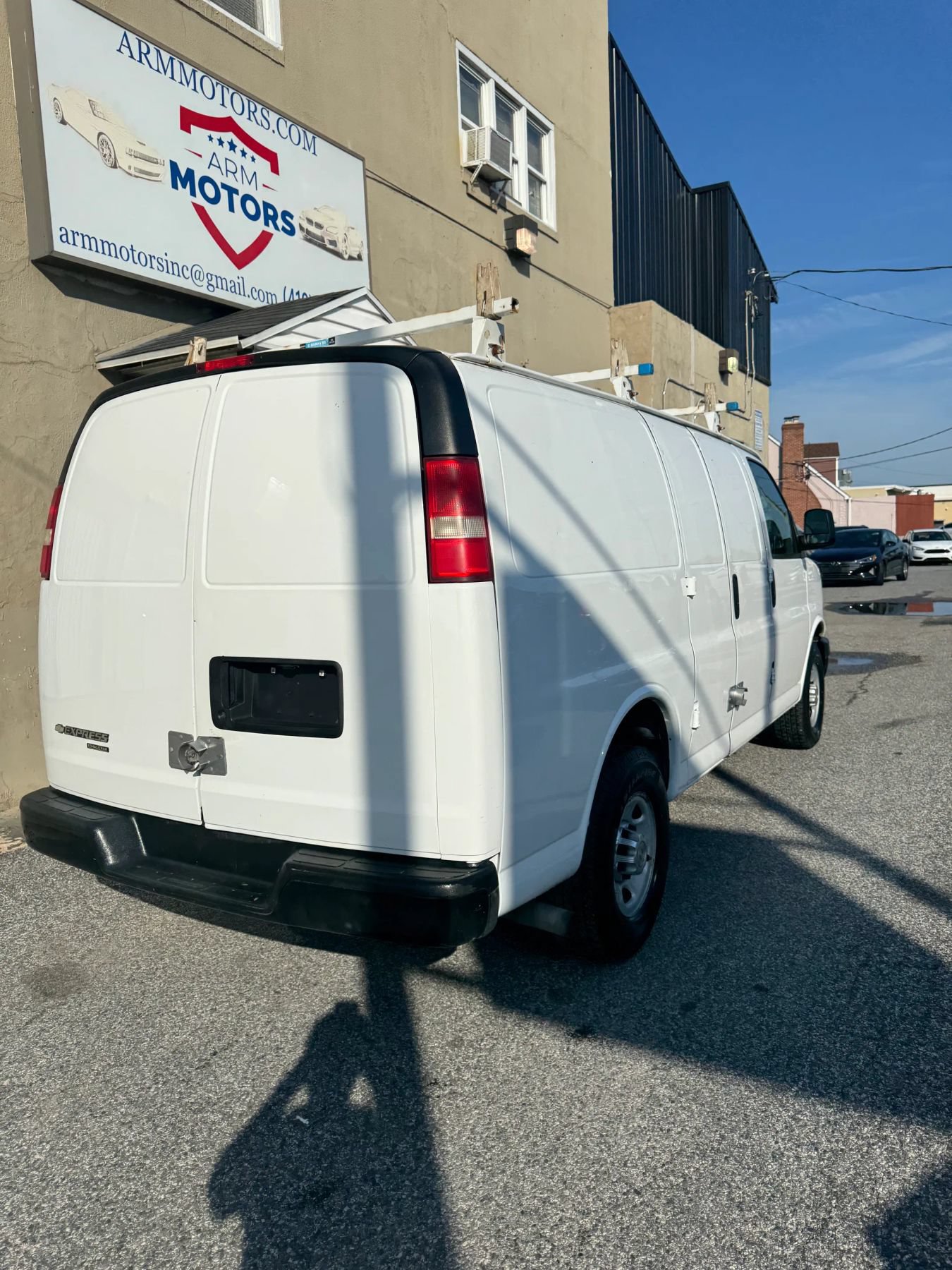 Used 2012 Chevrolet Express 2500 RWD image 4