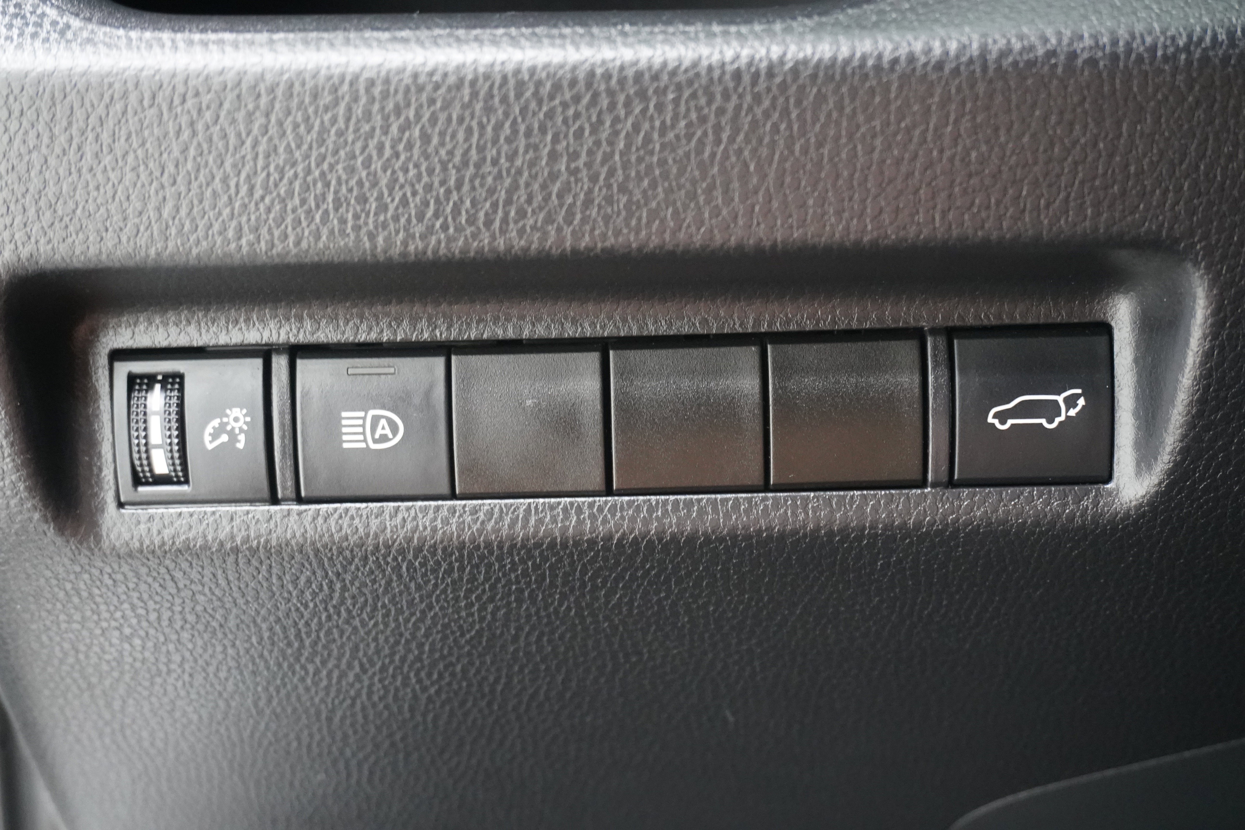 Used 2021 Toyota RAV4 XLE Premium FWD image 24
