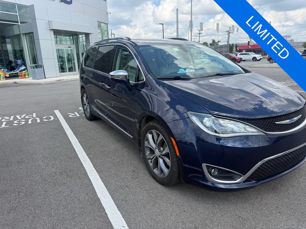 Used 2018 Chrysler Pacifica Limited w/ Tire & Wheel Group