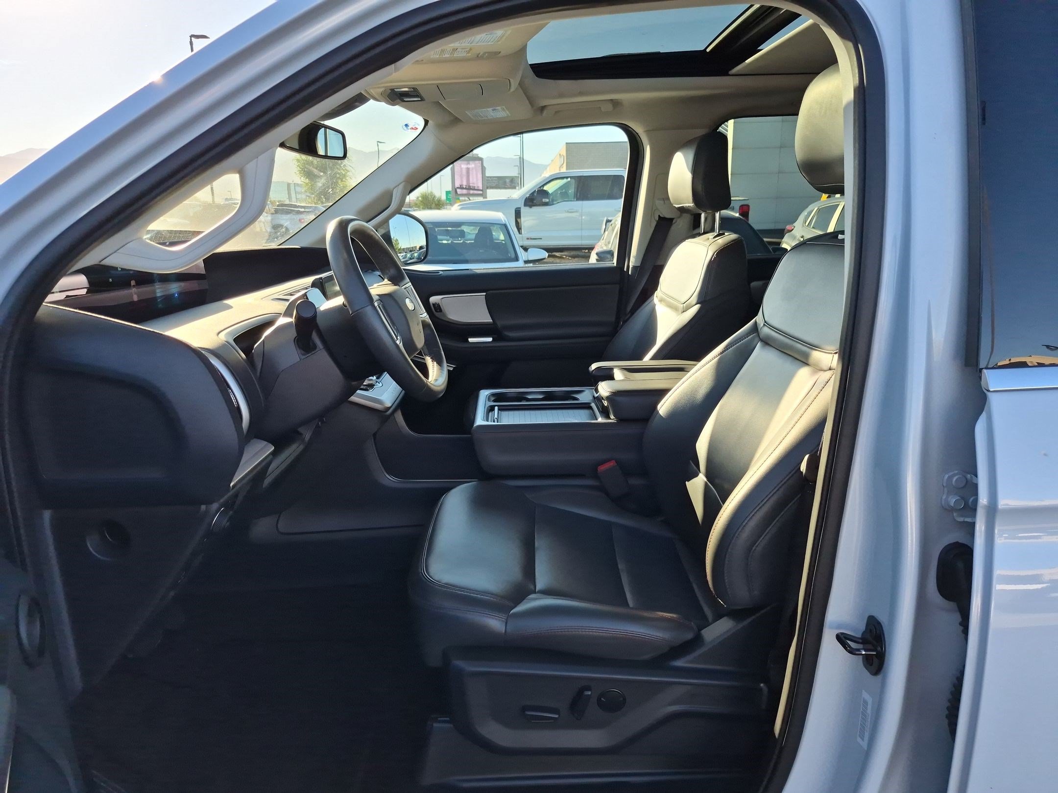 Used 2025 Ford Expedition Max Active AWD/4WD image 18