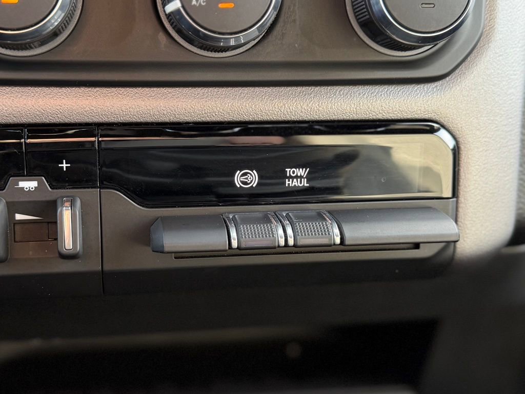 Used 2022 RAM 3500 Tradesman w/ Chrome Appearance Group image 13