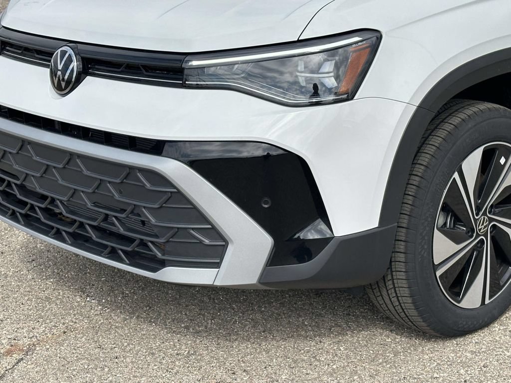 New 2025 Volkswagen Taos SE AWD/4WD image 6
