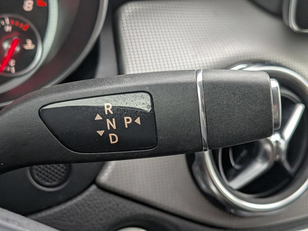 Used 2020 Mercedes-Benz GLA 250 4MATIC w/ Premium Package image 28
