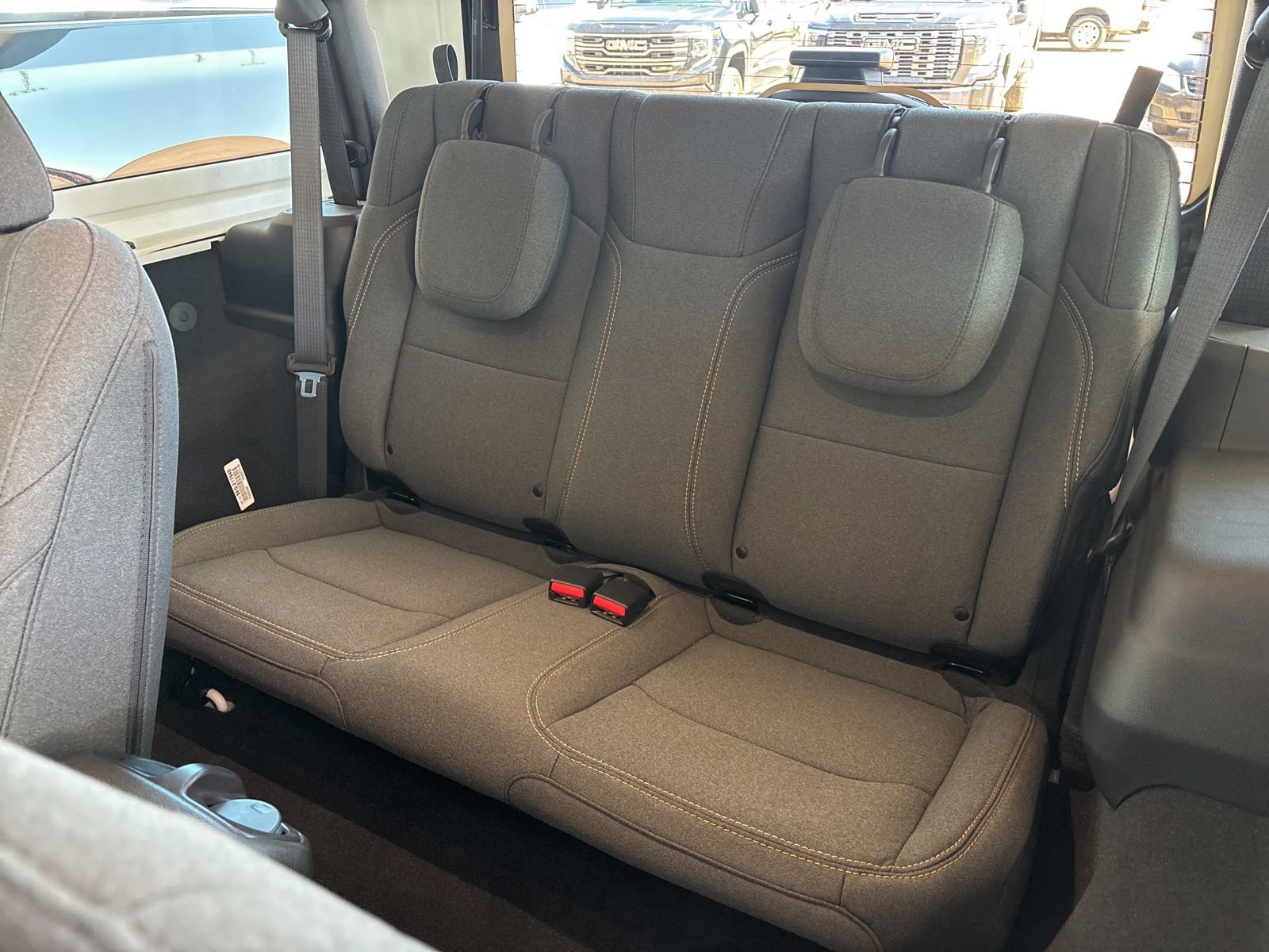 Used 2025 Jeep Wrangler Sport AWD/4WD image 14