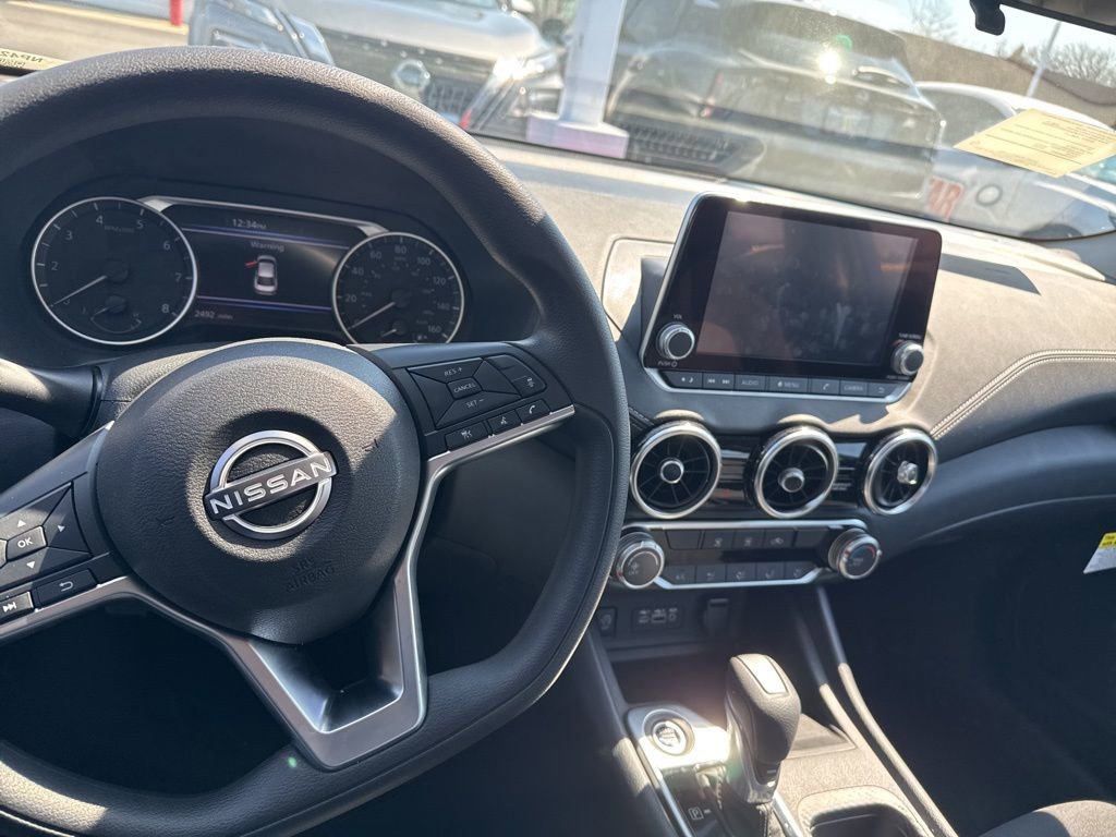 Certified 2025 Nissan Sentra SV image 9