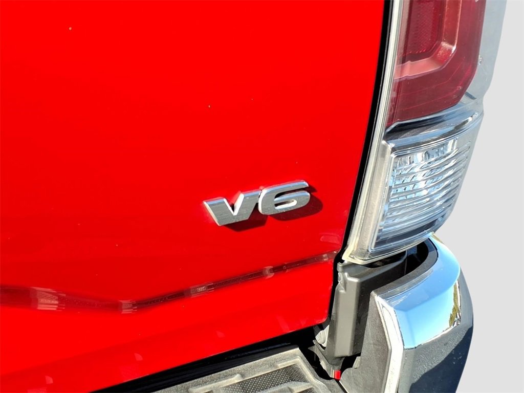 Used 2023 Toyota Tacoma TRD Off-Road image 10