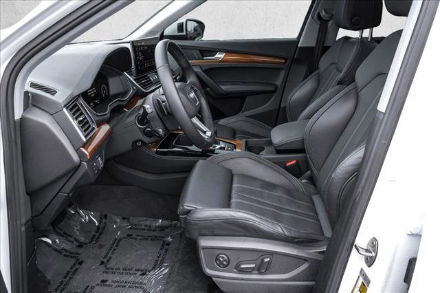 Used 2023 Audi Q5 e Premium Plus w/ Premium Plus Package image 12