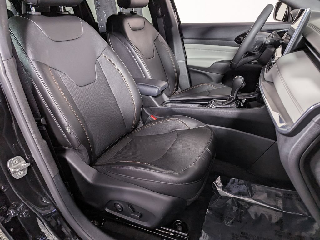 Used 2023 Jeep Compass Limited w/ Elite Group AWD/4WD image 26