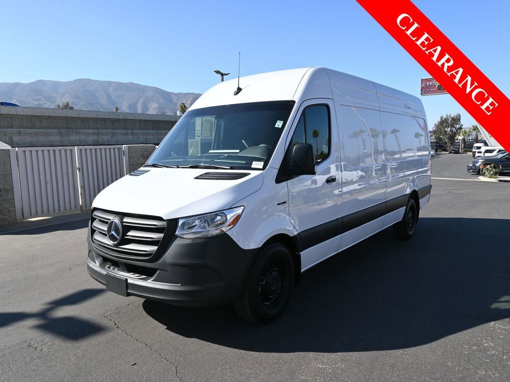 Used 2024 Mercedes-Benz eSprinter 170 Cargo w/ Dashboard Charging Package image 4