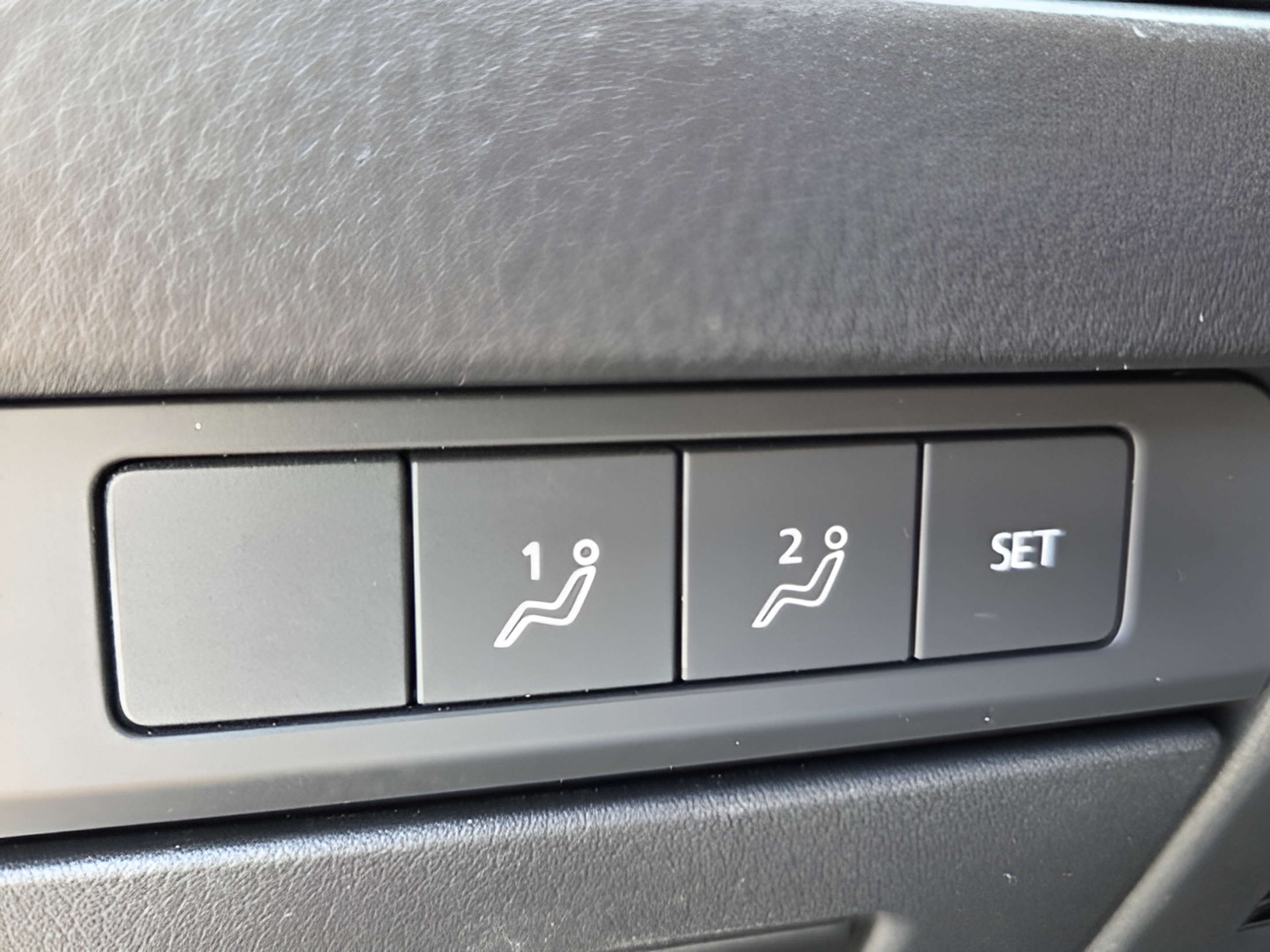Used 2024 MAZDA MAZDA3 s FWD image 28